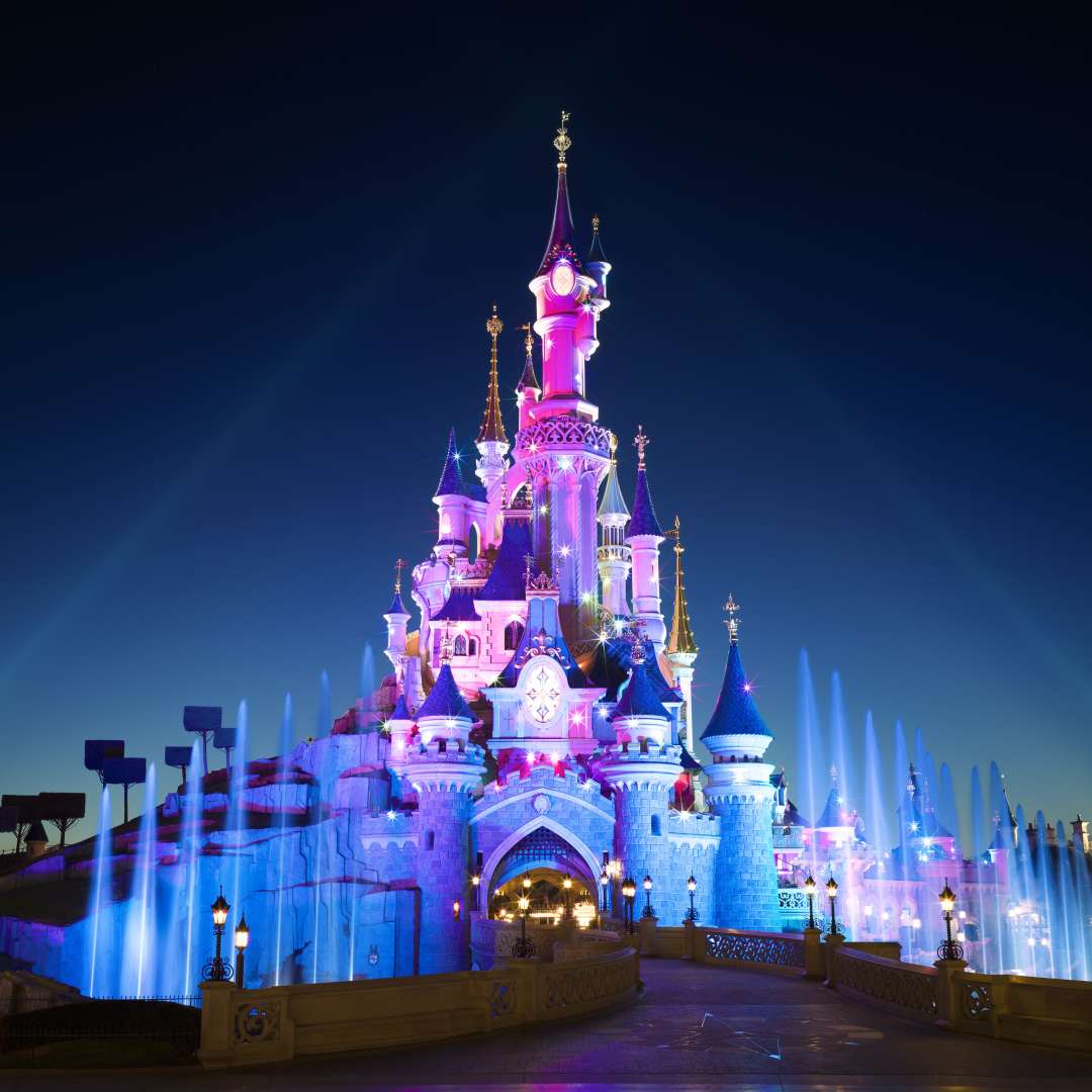 //www.som2travel.es/cdn/images/content/Francia/disneyland paris.jpg
